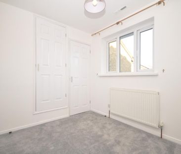 2 bedroom semi-detached house to rent - Photo 5
