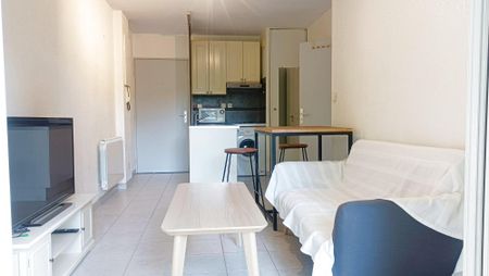 Beau T2 meublé de 28 m² + Balcon au calme + Parking dans Résidence sécurisée - Photo 2