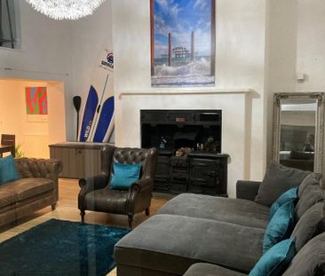 3 bedroom flat to rent - Photo 2