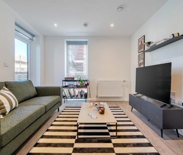 2 bedroom flat to rent - Photo 2
