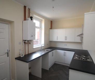 2 bedroom terraced house to rent - Photo 2