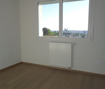 Location Appartement 3 pièces 69m² CHAMALIERES 63400 - Photo 2