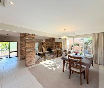A Private Poolside Lifestyle in a Prestigious Lower Plenty Court - Photo 6
