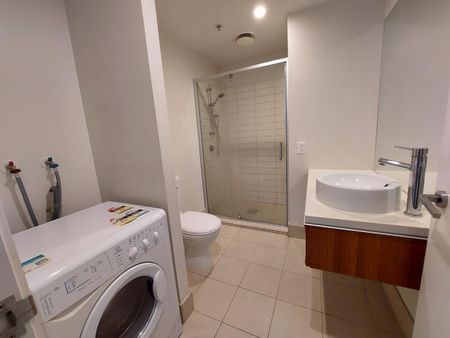 2 LARGE Bedroom unit @ Dockside include a secure carpark. - Photo 2