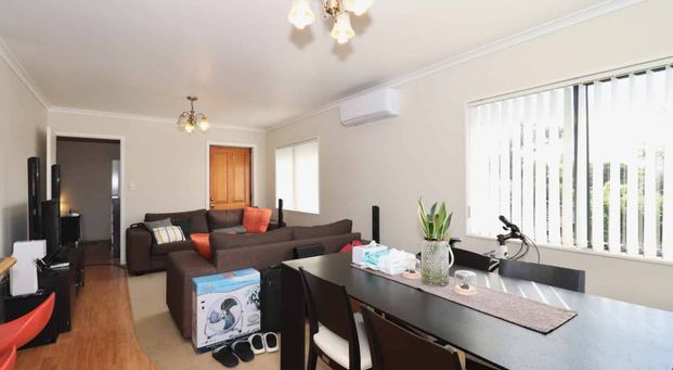 Macleans College Zone! 2-Bedroom Unit with Study & Water Included - Photo 1