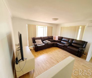 4x2 House in Waikiki with Double Garage - Photo 2