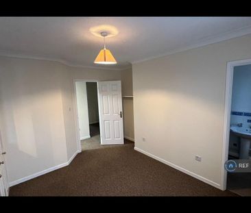 3 bedroom semi-detached house to rent - Photo 1