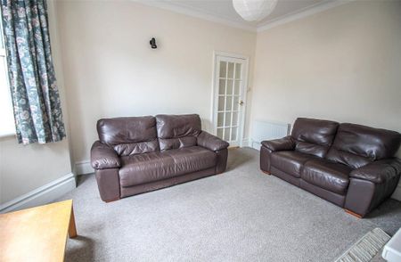 4 bedroom detached house to rent - Photo 2