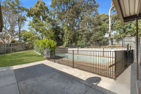 Bright and Spacious Family Home with Pool in Prime Pymble Cul-de-Sac - Photo 4