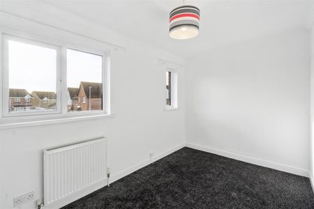 Lawn Close, Plymouth - Photo 4