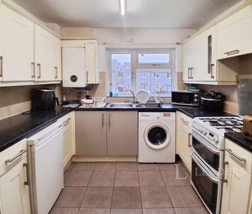 4 bedroom house share to rent - Photo 4