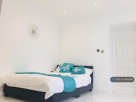 Studio to rent - Photo 5