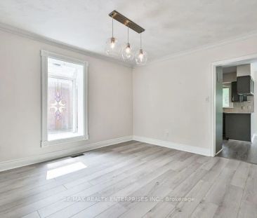 Detached Home For Lease | W9248483 - Photo 3