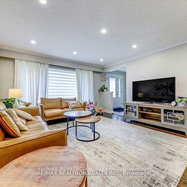 For Lease - 48 Bainhart Crescent Unit# Main, Toronto, Ontario - Photo 1