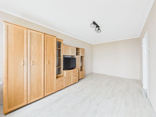 Przytulna kawalerka z balkonem w bloku - Photo 1