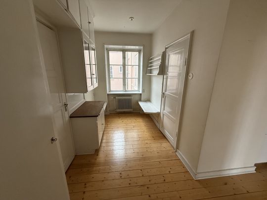 Lilla Kyrkogatan 20 – 5 rok (lgh 1301) - Photo 1