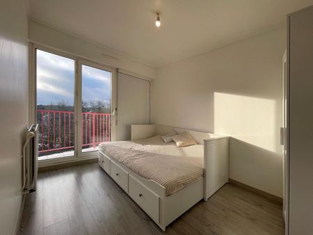 Location Appartement 4 pièces 77m² QUIMPER 29000 - Photo 2