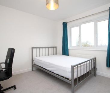 *** STUDENT PROPERTY *** A fantastic spacious 5 bedroom house close... - Photo 4