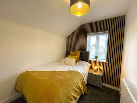 1 bedroom in a house share to rent - Photo 2