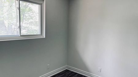 For Lease - 82 sanford Street Unit# Unit A, Barrie, Ontario - Photo 2