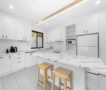 Fully Furnished, As-New studio in the heart of Bondi Junction for L... - Photo 2