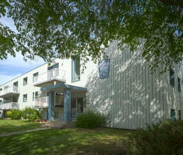 Queensbury | 1055 Powers Street, Winnipeg - Photo 1