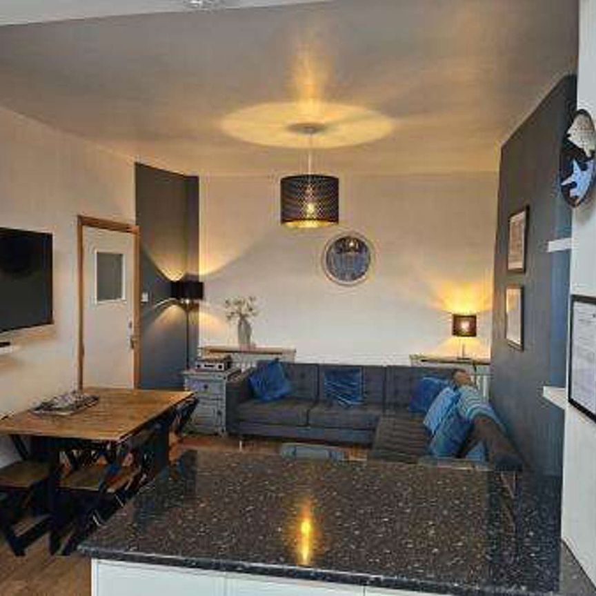 19 High Street South - Langley Moor Room 1 - Photo 1