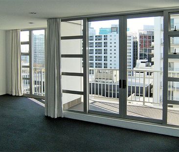 Two Bedroom Spacious Apartment - Photo 4