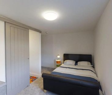 6 bedroom terraced house to rent - Photo 4