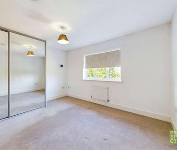 Kenley Place, Farnborough, Hampshire, GU14 - Photo 3