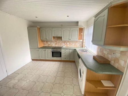 4 Downshire Park Central, Belfast, BT6 9JN - Photo 4