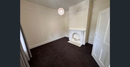 Feel at home, Living Here - Photo 2