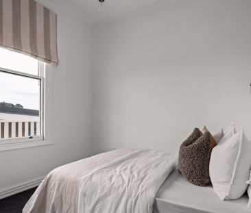 Oh so close to the beach! - Photo 1