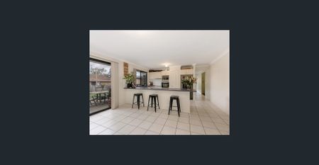 Spacious family home! - Photo 4