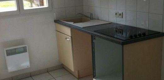 MAISON T3 AVEC PARKING ET GARAGE - Photo 2