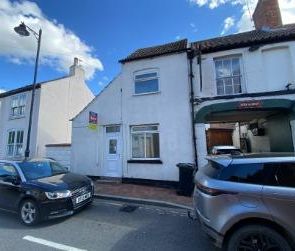 2 bedroom end of terrace house to rent - Photo 2