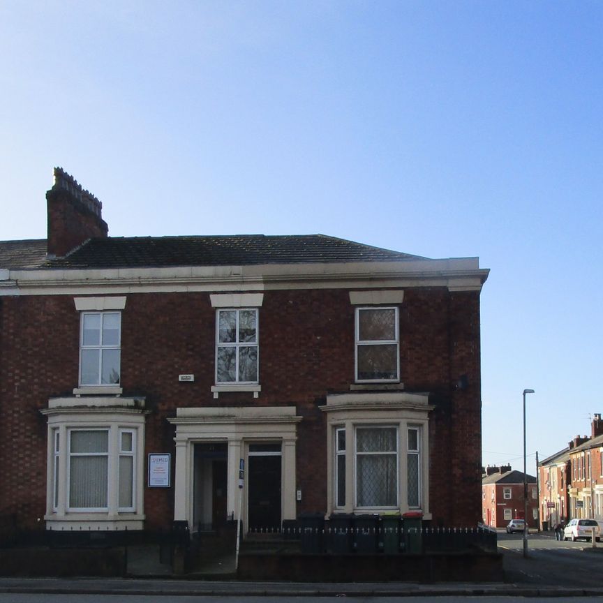 Garstang Road, Preston - Photo 1