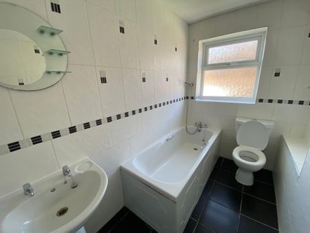 2 bedroom semi-detached house to rent - Photo 3