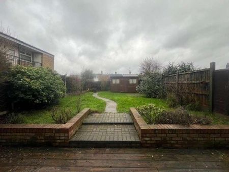 Upper Mealines, Harlow, Essex, CM18 - Photo 5