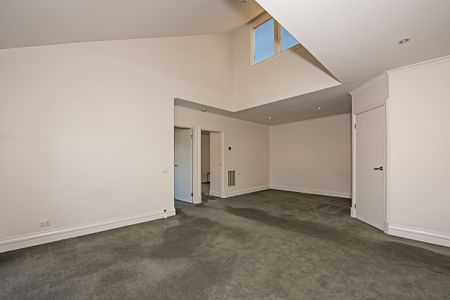 1 Lewisham Lane, Windsor VIC 3181 - House For Rent | Domain - Photo 2