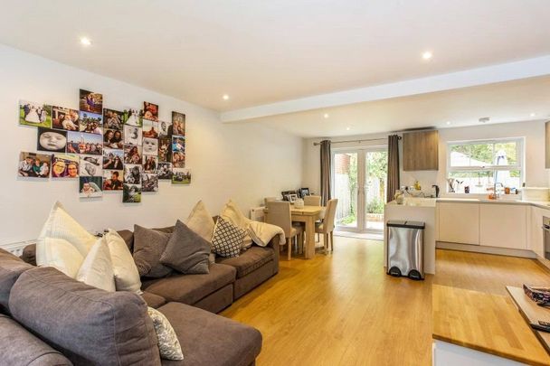 3 bedroom link detached house to rent - Photo 1