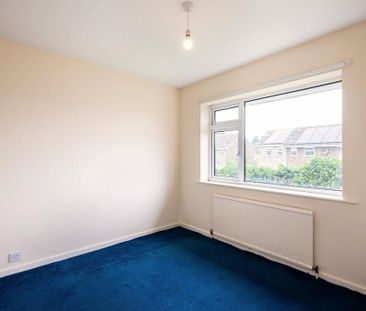 4 bedroom semi-detached house to rent - Photo 2