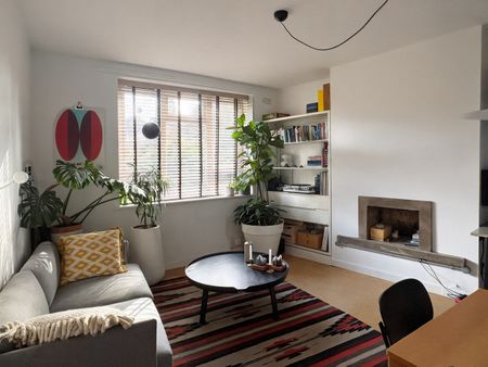 1 Bed Flat, Crawshay House, N16 - Photo 3