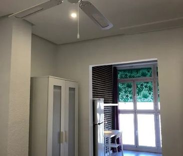 Calle Doctor Juan José Dominé, Valencia, Valencian Community 46011 - Photo 2