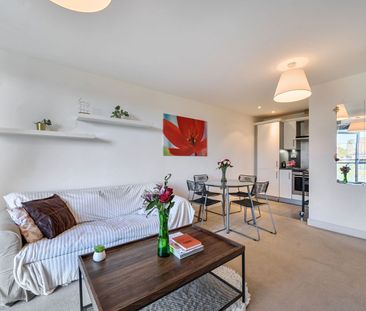 2 Bedroom - Photo 2