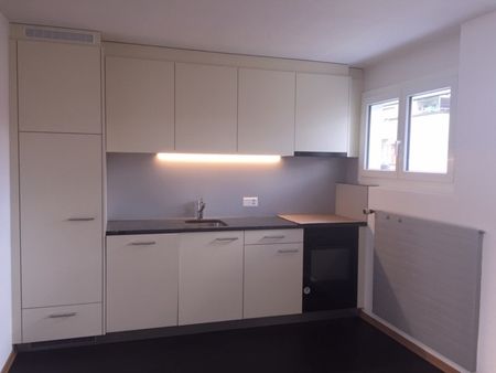Helle 4.5-Zimmerwohnung mit grosszügigem Balkon - Photo 3