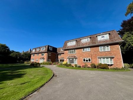 Nairn Road, Talbot Woods - Photo 2