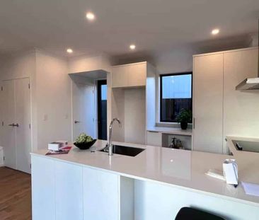 Modern Townhouse in the Heart of Hobsonville - Photo 4