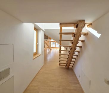 Atelierartige Dachgeschoss - Loftwohnung mit Terrasse - Photo 1