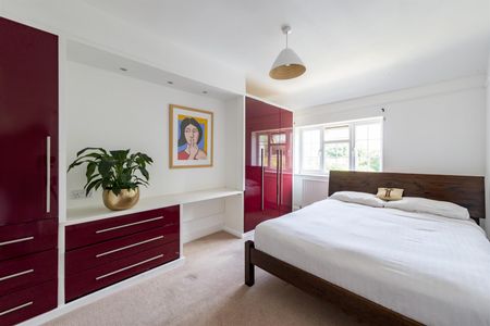 Westlands Court, Epsom, Surrey, KT18 7NW - Photo 2